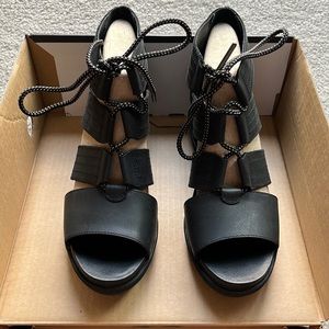 Sorel Joanie II Lace Black Leather Wedge Platform Sandals Size 10.5